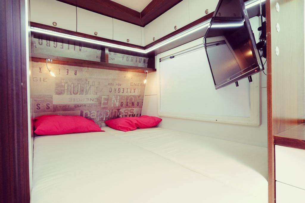 Royal Caravan Campsite *